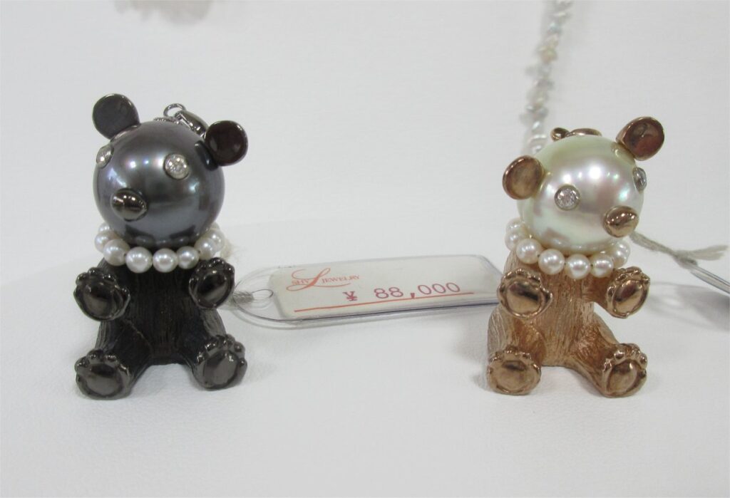 真珠の熊のペンダントトップ
